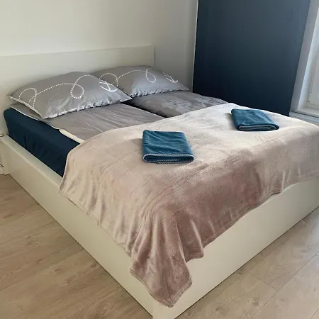 Emilia Apartment *